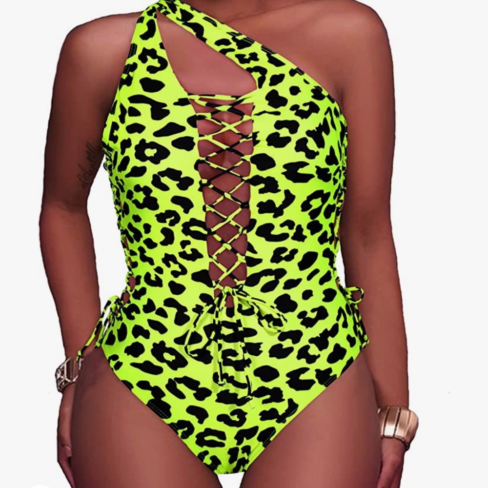 Sexy neon green piece